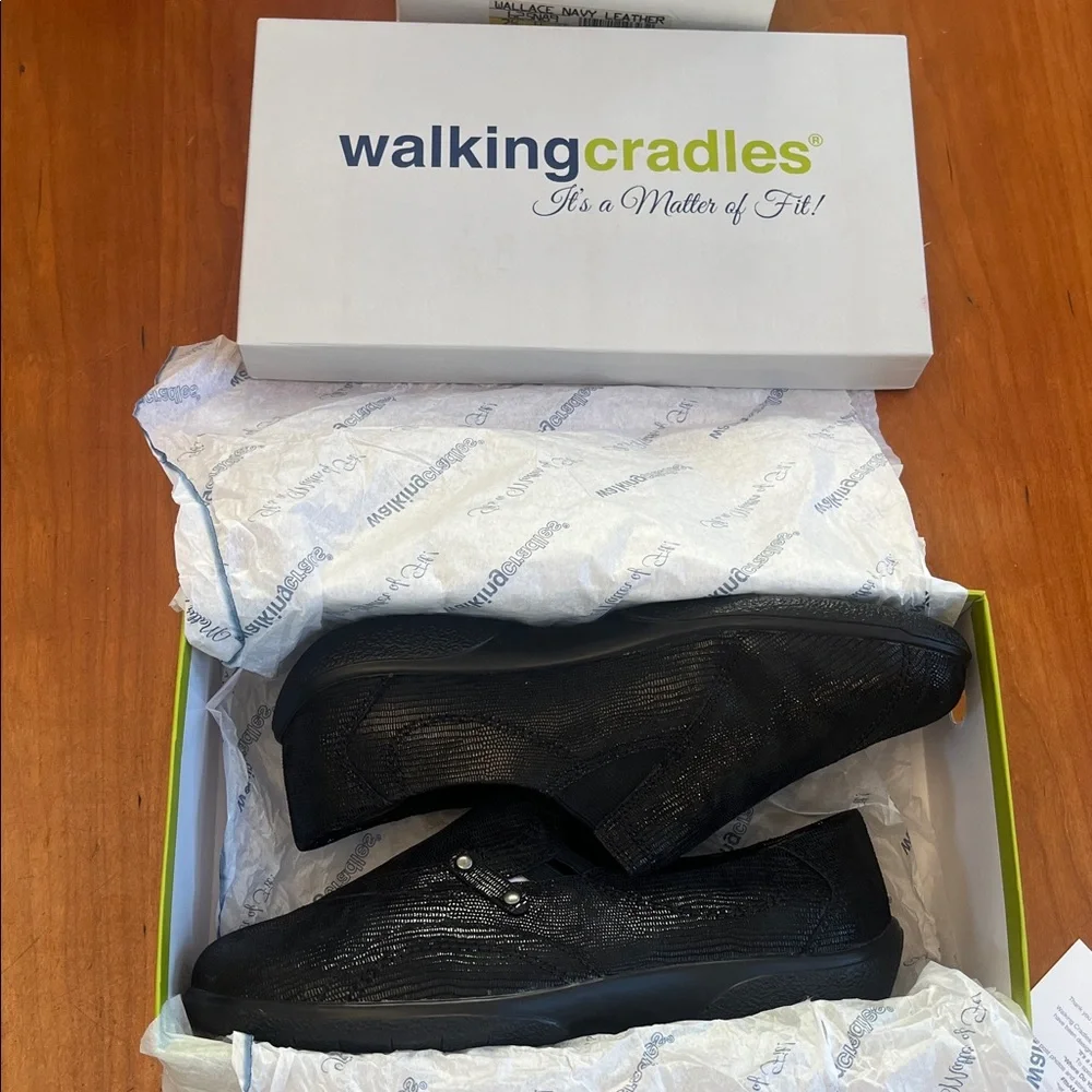 NWT Walking Cradle Orthotic AMP Black Patent Lizard Print Leather Flats. 7.5 WW.